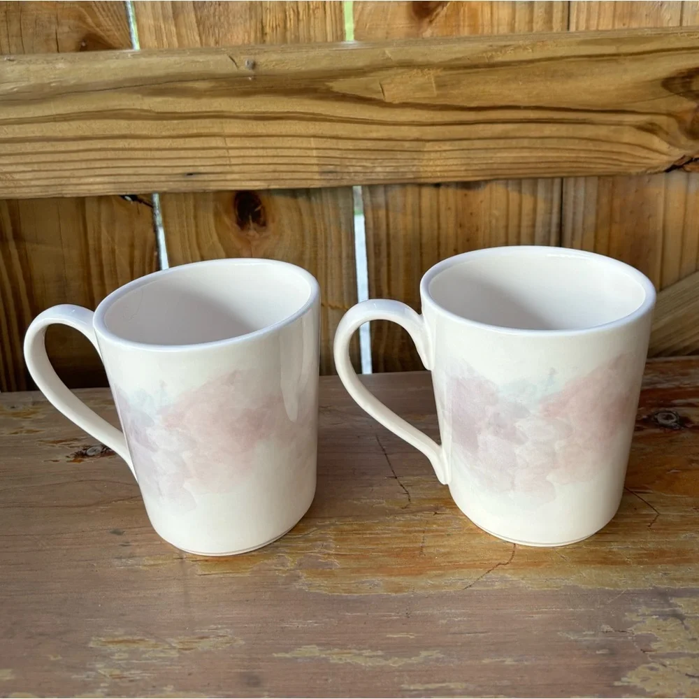 Set of 2 Pier 1 Imports Watercolor Giraffe 16oz Ironstone Coffee Mugs Tea Cups